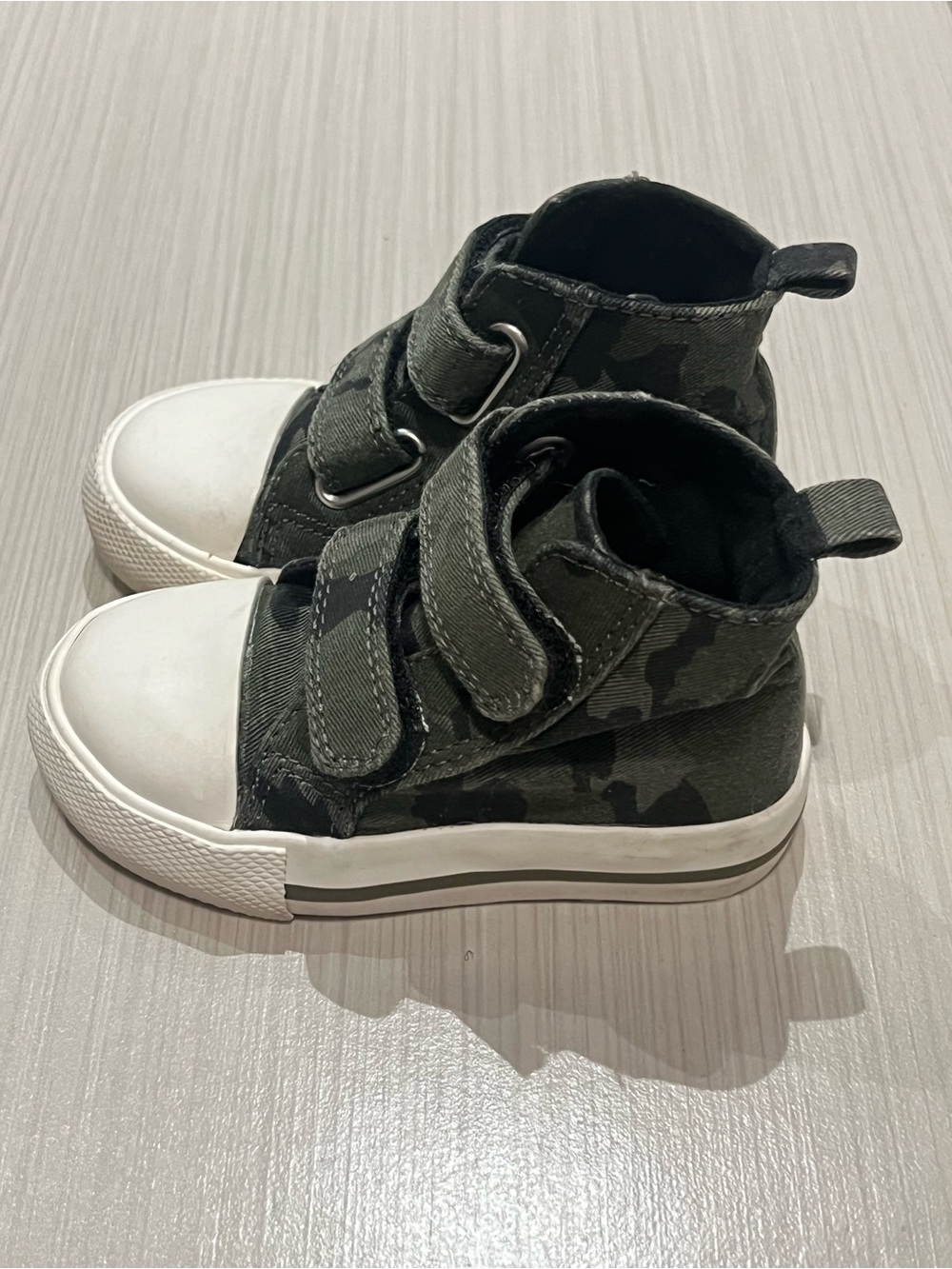 Toddler Camouflage High-Top Sneakers with Dual Velcro Straps - Black/Green Sz 5